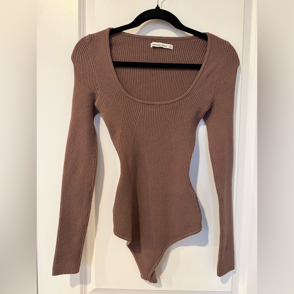 Brown Ribbed Knit Top - Picture 2 of 4